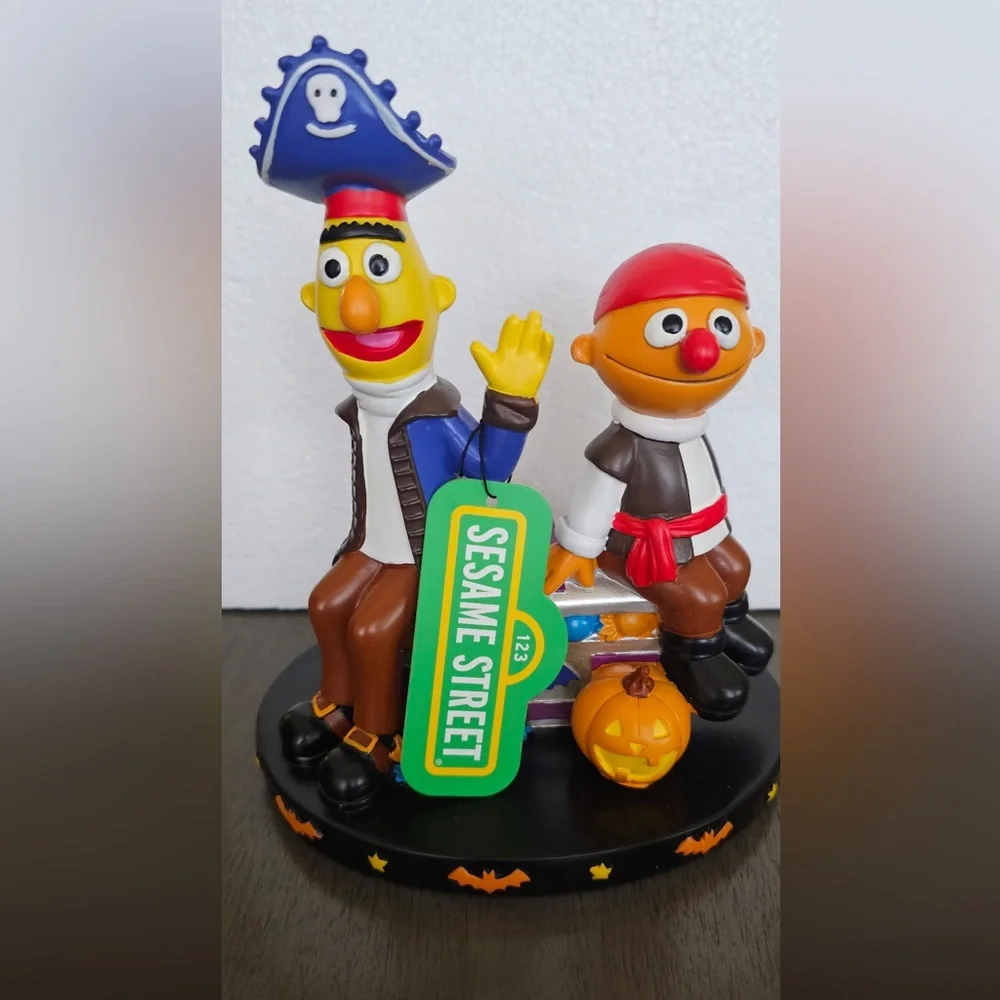 2 Sesame Workshop Halloween Inspired Figures: Burt & Ernie Pirates and Robots